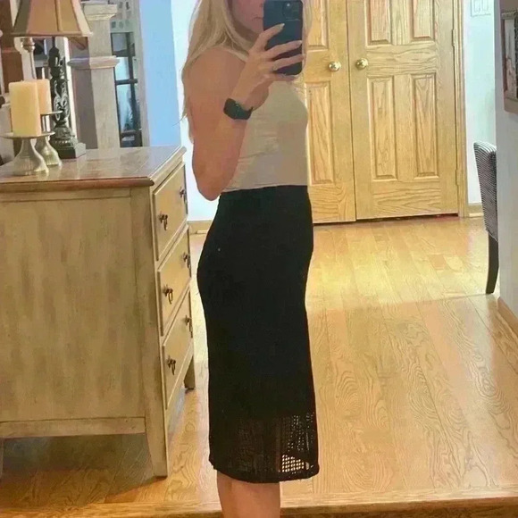 CLASSIQUES ENTIER Black Crochet Lace Overlay Pencil Midi Skirt Size 4P. - Picture 11 of 12